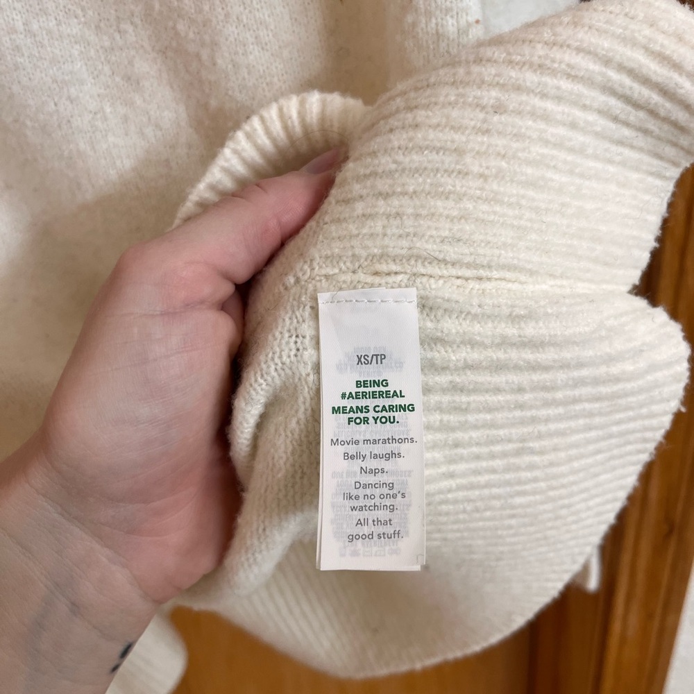 Aerie Womens Oversized Cream Soft Crew Neck Sweater - Picture 5 of 7